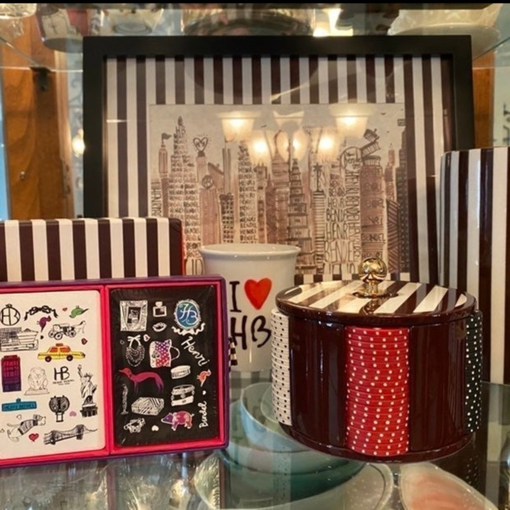Henri Bendel poker chips set